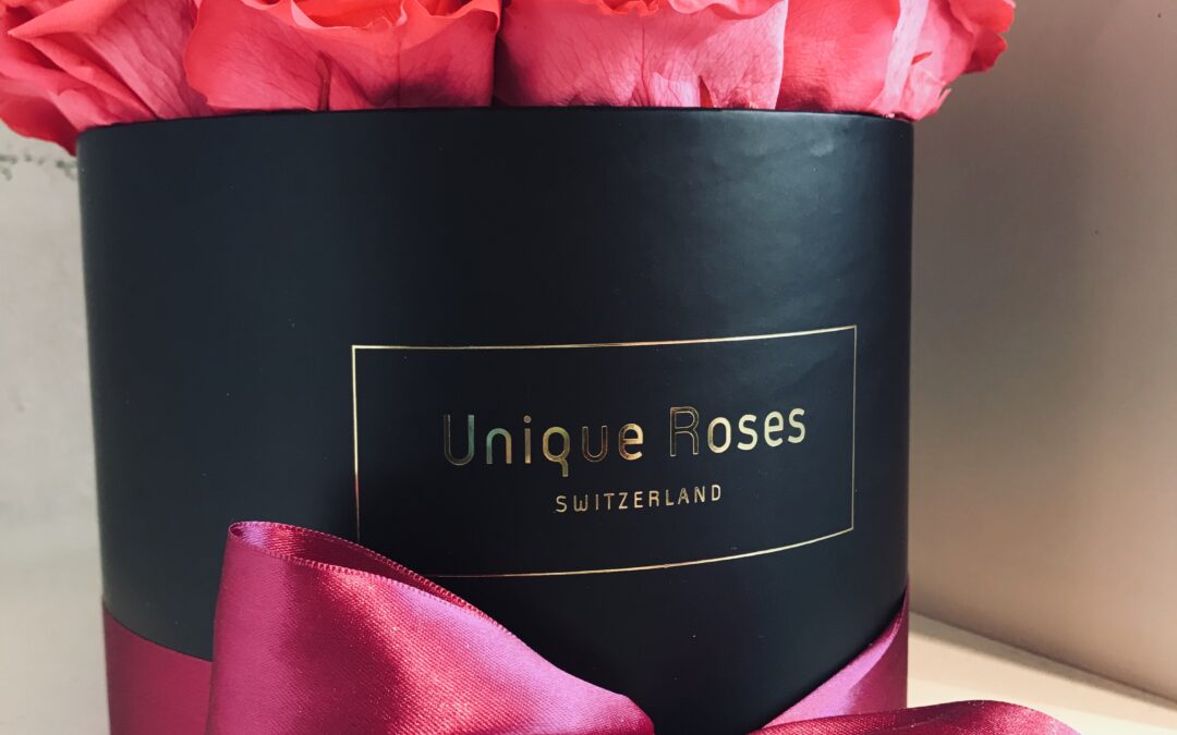 LuxUpYour Valetine with Preserved Roses